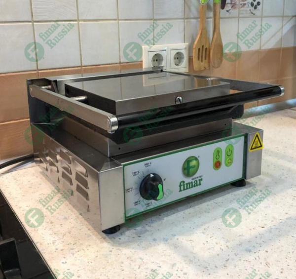Гриль контактный Fimar PE25L